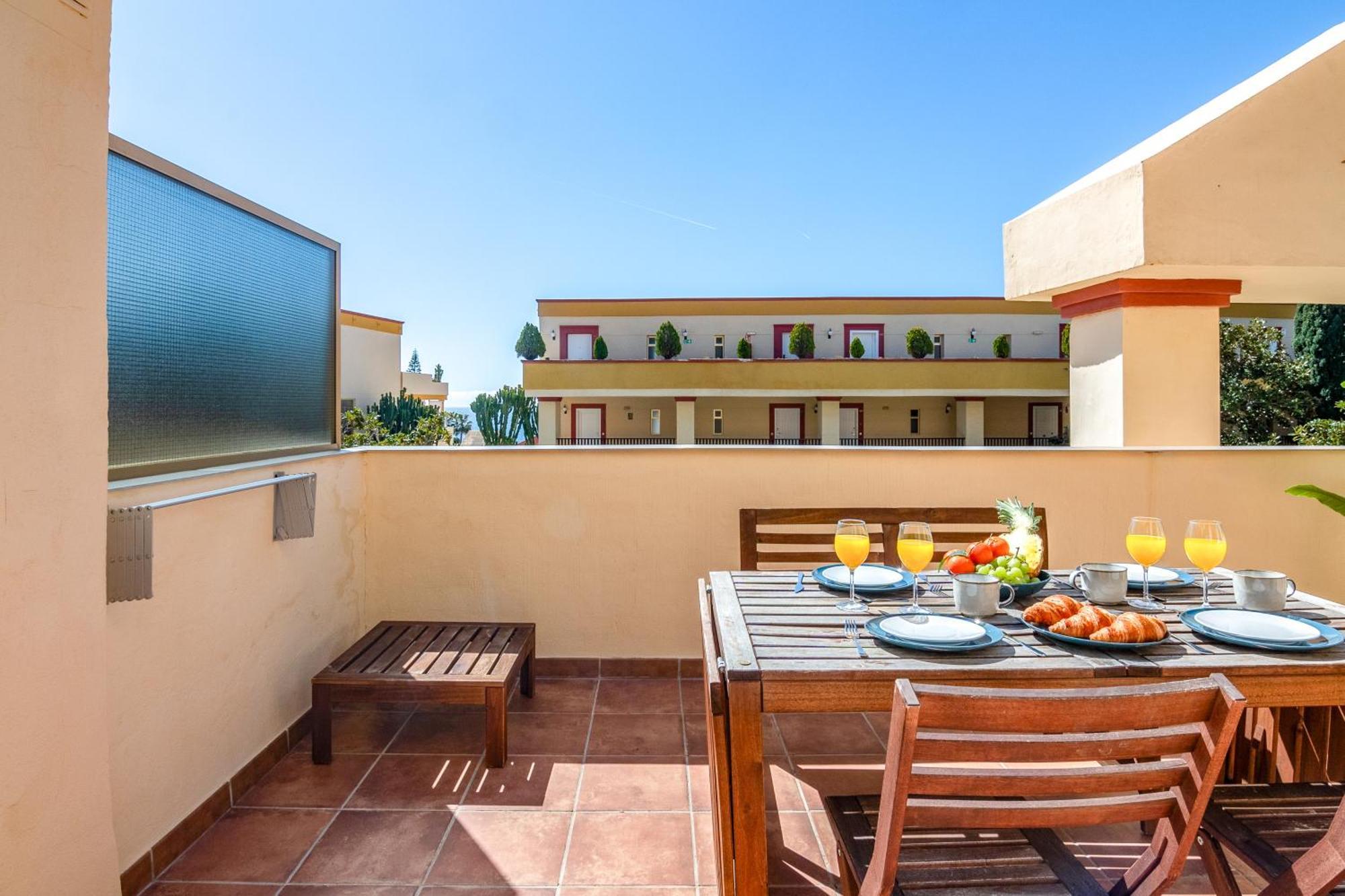 Oleholidays 226 Romana Playa Primera Línea De Mar Marbella